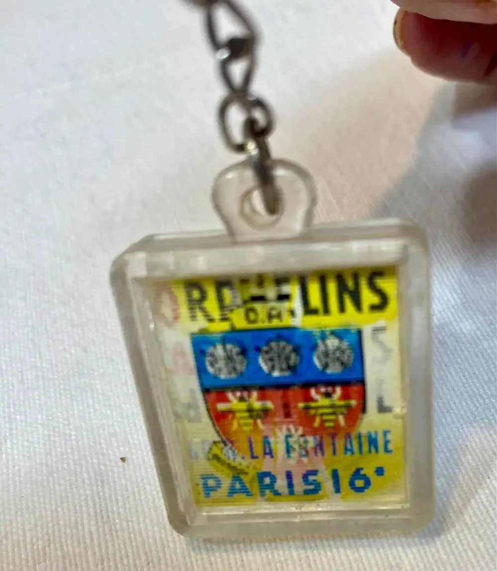 orphelins apprentis d'auteuil flicker keychain 40 R. La Fontaine Paris 16